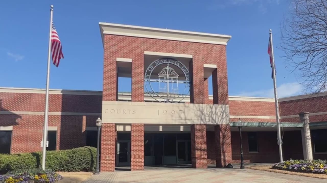 Marietta aprueba acuerdo 287(g) con ICE; activistas critican medida