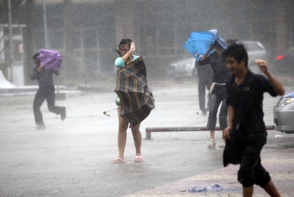 Al menos 24 personas murieron y 172 más resultaron heridas por una inusual tormenta que azotó la víspera el sur de China, principalmente la provincia de Guangdong, donde provocó un gran devastación, informaron fuentes oficiales.