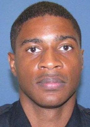 Autoridades informan que el exoficial VonTrey Clark está bajo custodia en Indonesia