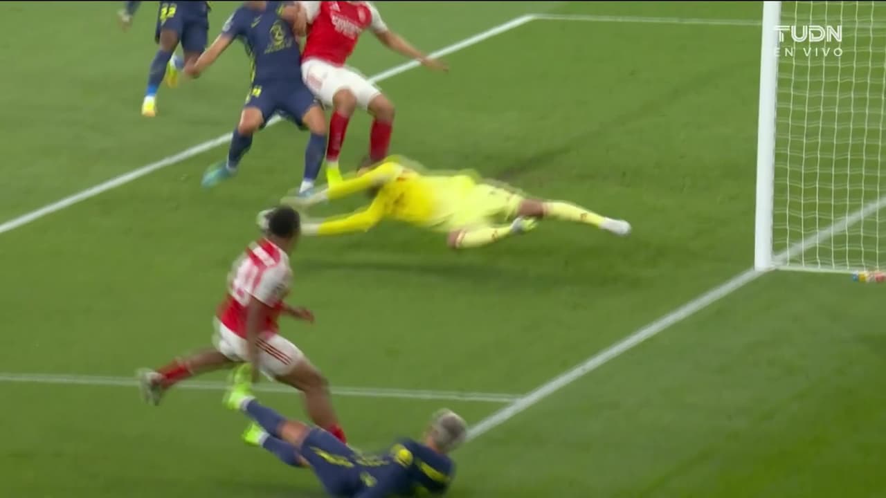 ¡Tremenda atajada de Raya! Arsenal se salva del gol del Atlético