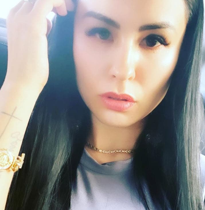 "Sí 
<b><a href="https://www.univision.com/entretenimiento/los-fuertes-mensajes-que-la-hija-de-karla-luna-le-dedico-a-karla-panini-en-redes-sociales" target="_blank">me sentía justiciera</a></b>", admitió, "la verdad la gente que sabía (de la relación de ella con Garza) me decía 'tú eres el karma de ella (Panini)'". 
<br>