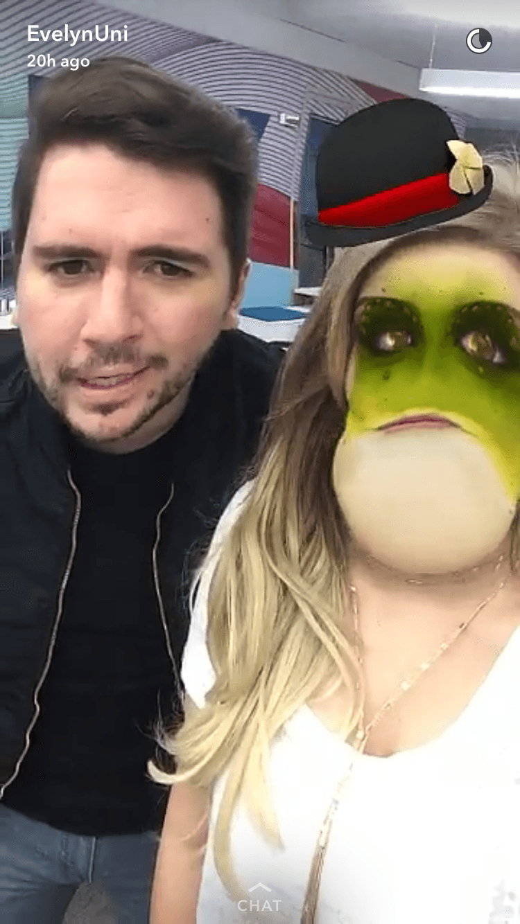 Como podemos ver, esta chava no le teme a los filtros de Snapchat - @Colibrianti3 y @santifranko