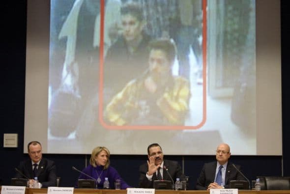 La Interpol informó que al menos dos pasajeros habían subido al avión con los pasaportes robados de un italiano y un austriaco.