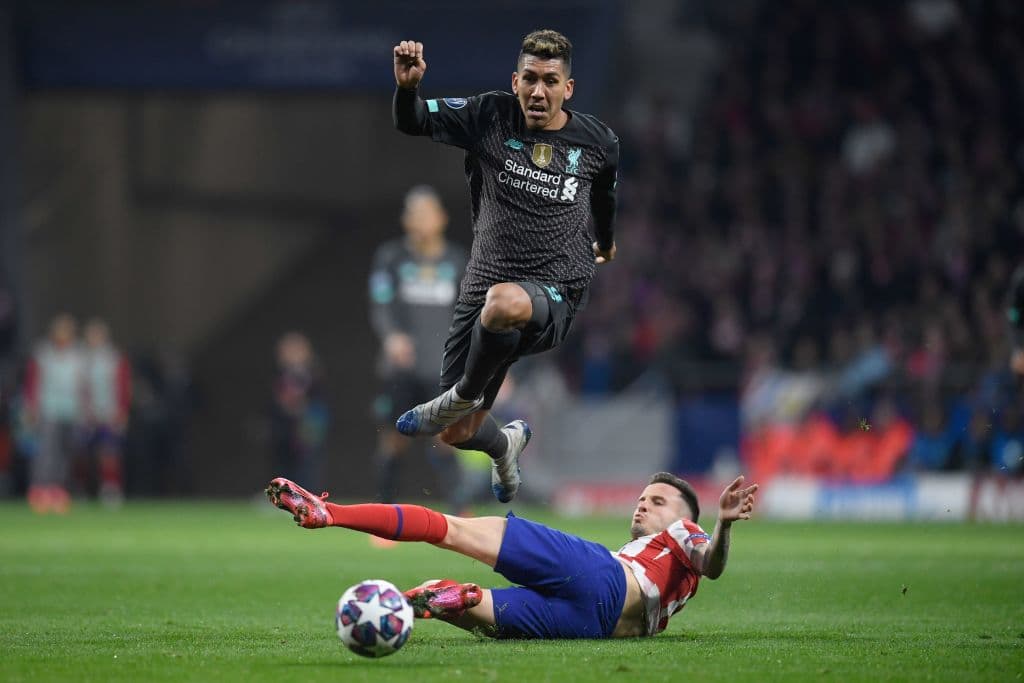 Firmino pasa de largo en una ofensiva que no termina en nada.