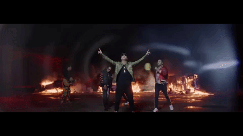 El grupo vuelve a apostarle al género cuando el 15 de febrero de 2018 lanzan el tema 'Me niego', con la colaboración de los cantantes Ozuna y Wisin.