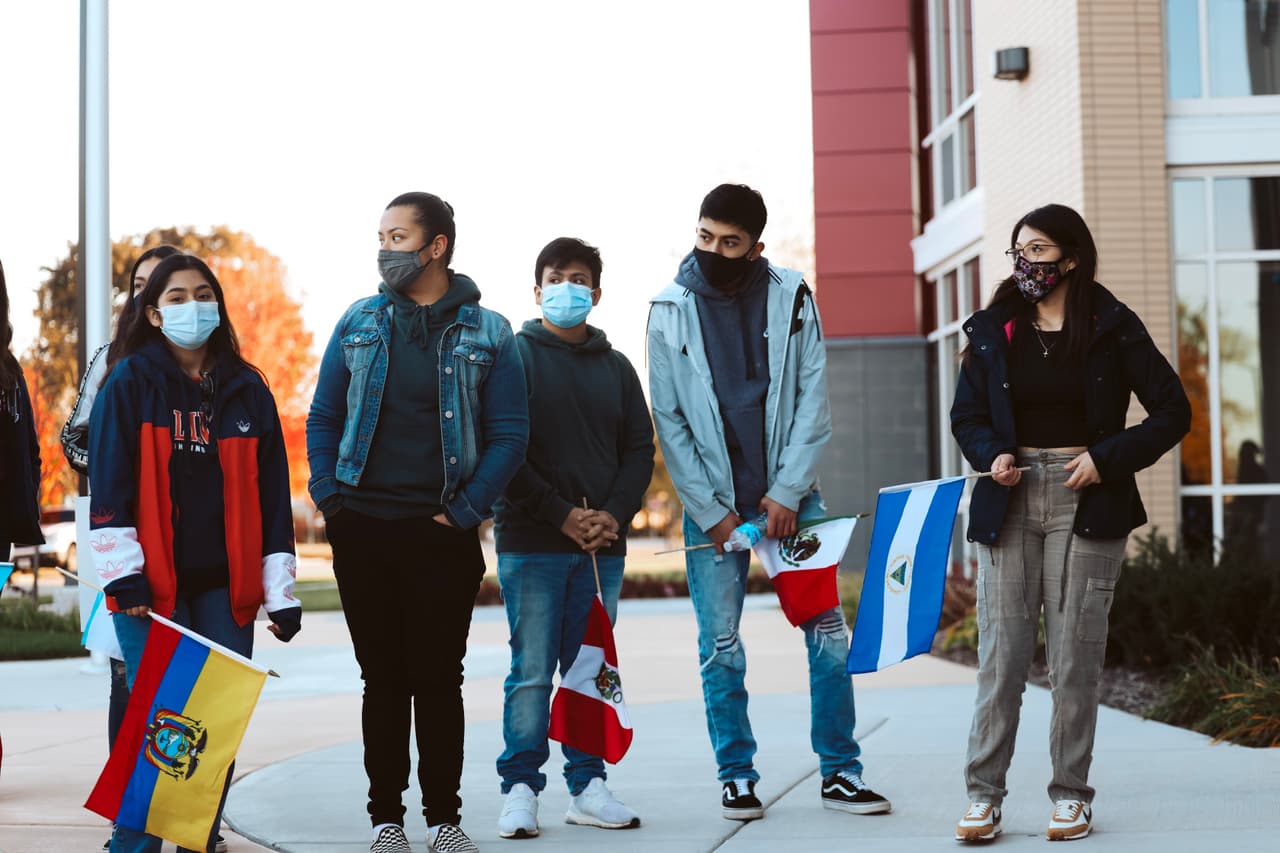 "¡Somos jóvenes líderes latinos que queremos una voz y queremos compartir con la comunidad para mostrar lo que hacemos y lo que nos gusta y nos apasiona!," afirma Luis Eduardo Sánchez, presidente de la Sociedad Honoraria Hispánica.
