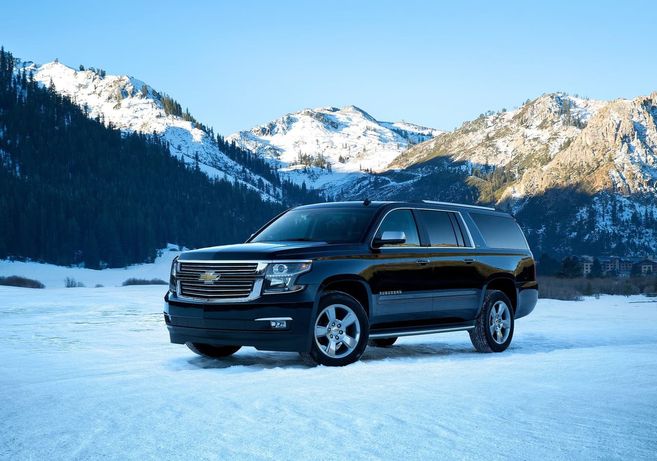 <b>Chevrolet Suburban 2015</b>: Alex Rodríguez es padre de 2 niñas, por lo cual no extraña que en su establo también figuren vehículos familiares como esta SUV de la firma del moño.
