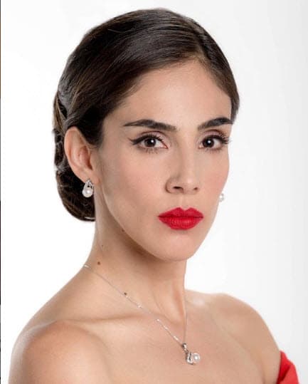 “¿Sabes qué pasa? La verdad es que siempre que haces un proyecto importante en Televisa, siempre pasan ese tipo de chismes. Yo quiero ver qué proyecto que ha sido fuerte en Televisa no ha tenido ese tipo de chismes”, dijo la protagonista del remake cuando se le cuestionó si era verdad que se había comportado como diva, según información de
<a href="https://www.youtube.com/watch?v=kJYyKW0hTjA" target="_blank">'La cuchara'</a>.