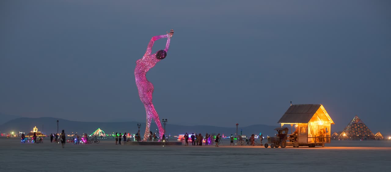 Antes de exponerse en el San Leandro Tech Campus, la obra estuvo en el Burning Man.