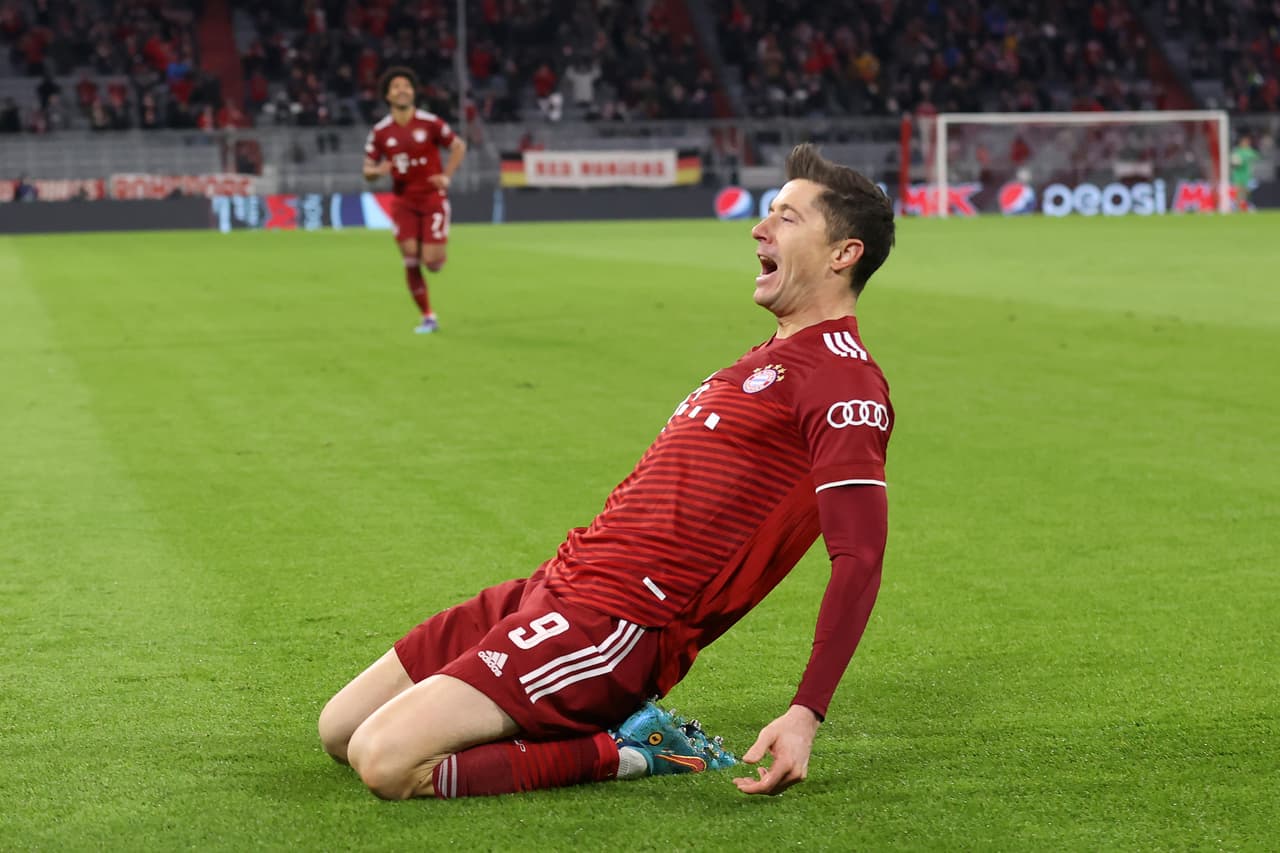 Bayern Munich fue una 'máquina bávara' de goles para avanzar a Cuartos de Final y dejar fuera al Salzburg por marcador de 7-1 en el Allianz Arena; hat-trick de Lewandowski.