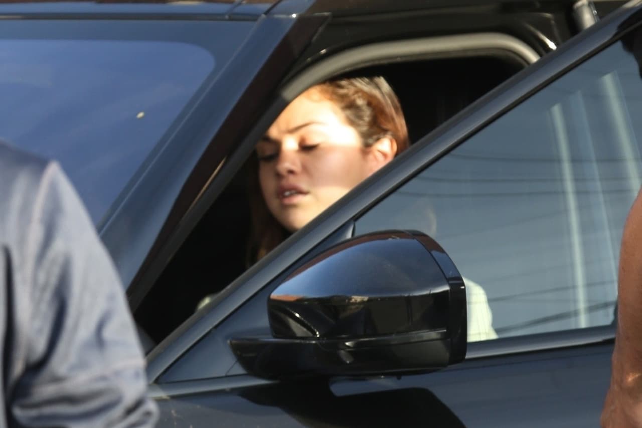 Selena Gómez con un desconocido: foto 1.