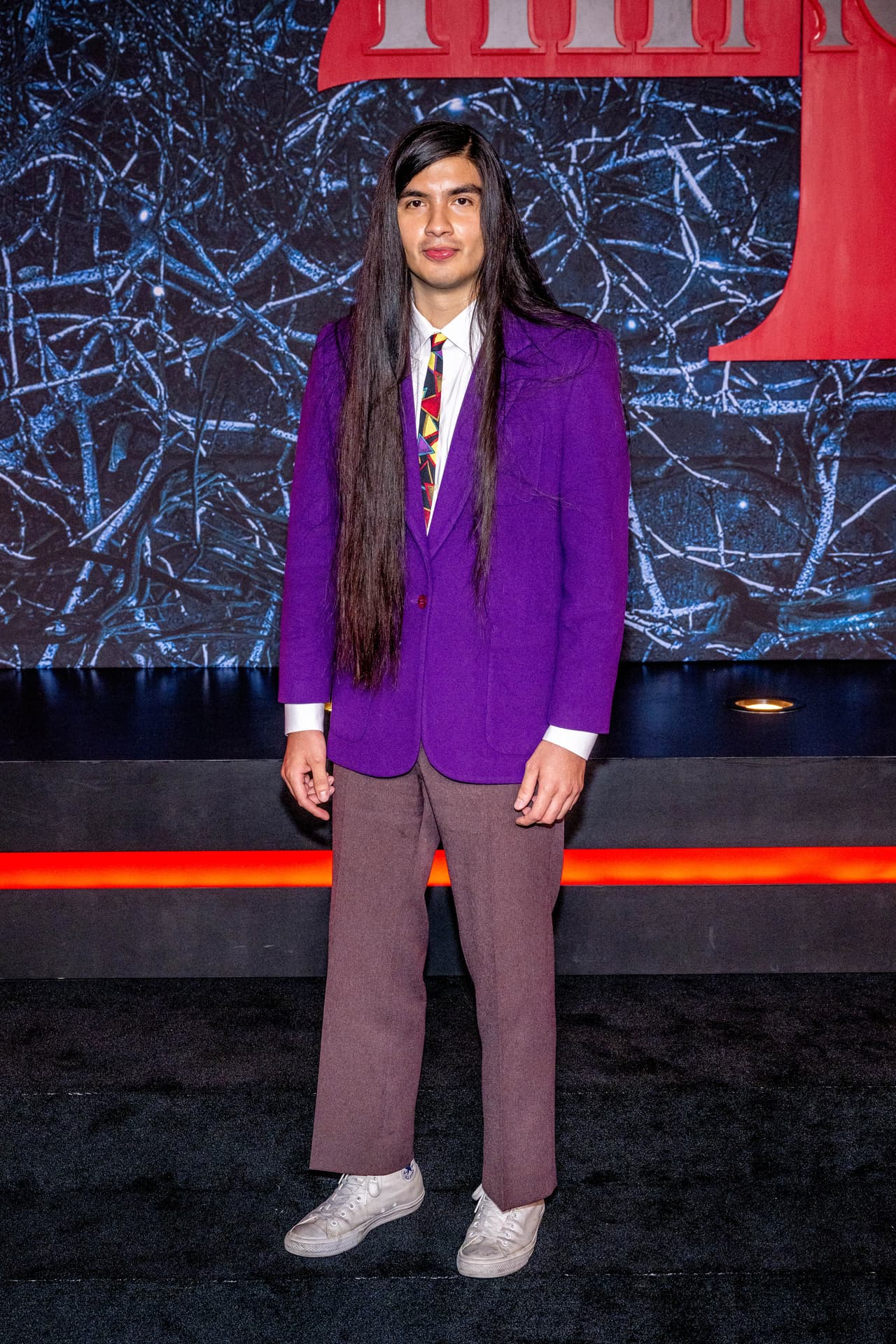 Para la sorpresa de muchos, el pelo sumamente largo de Argyle no se trata de una peluca, sino del verdadero cabello de Eduardo.