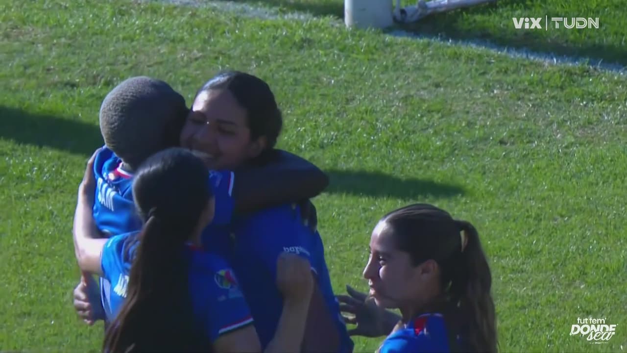 ¡Golazo de Chavarion! Cruz Azul pone el 1-0 en la Liga femenil