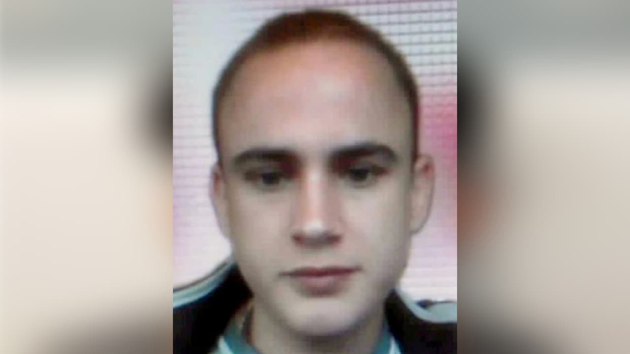 Fingió la voz de su madre muerta para estafar al banco y desfalcó a su propio padre por más de $73,000: pasará 2 años en prisión