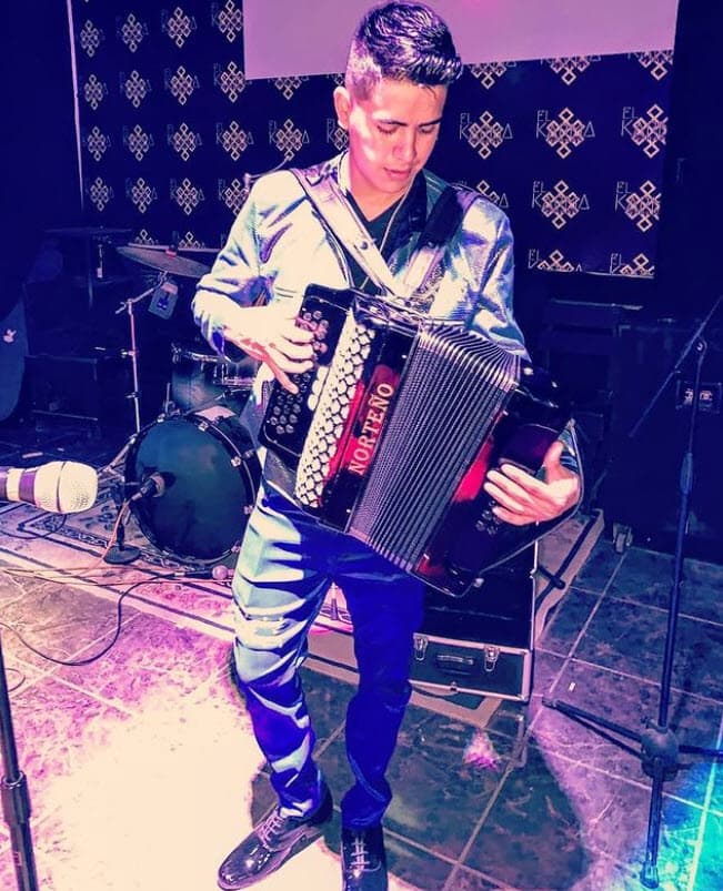 "Se ha vinculado con el crimen organizado por el trabajo que esta persona realizaba", declaró el coordinador de la Mesa de seguridad de Baja California, Isaías Bertín Sandoval.
<br>
<br>