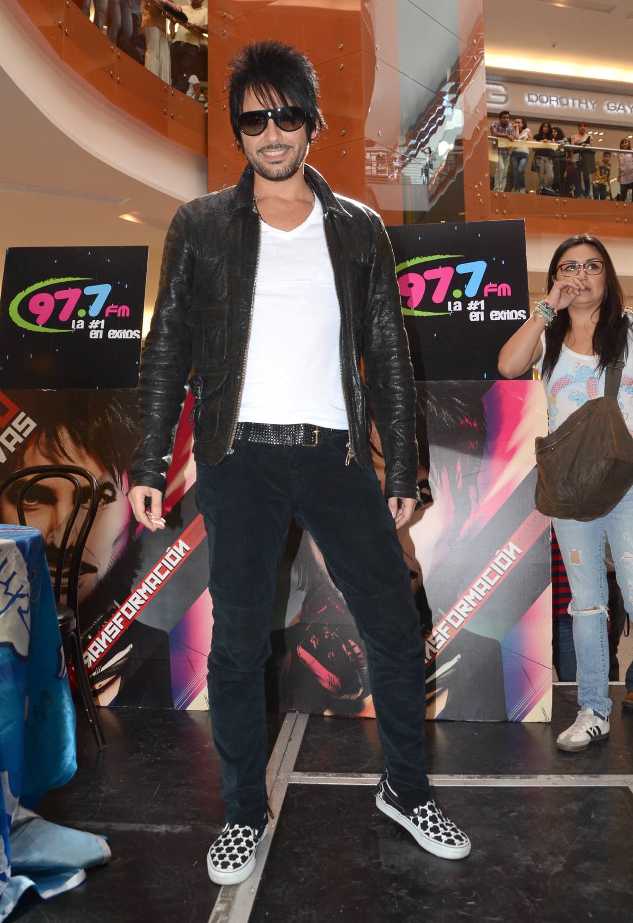 La conferencia de prensa para anunciar su colaboración se realizó en Julio de 2012 y fue en esa ocasión cuando se conocieron.