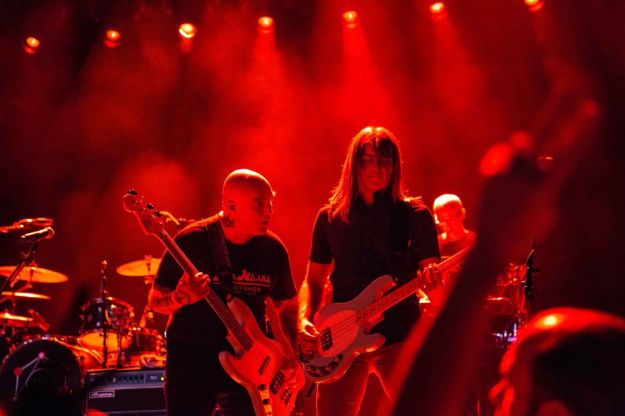 Flavio Cianciarulo, bajista de Los Fabulosos Cadillacs, con su hijo Astor, quien además del bajo toca la batería en el grupo.