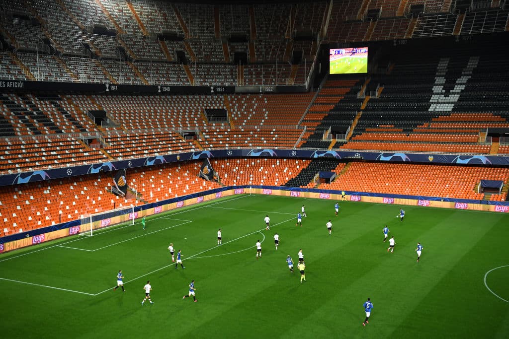 Un desangelado Mestalla alberga la vuelta de los octavos de final de la Champions League.