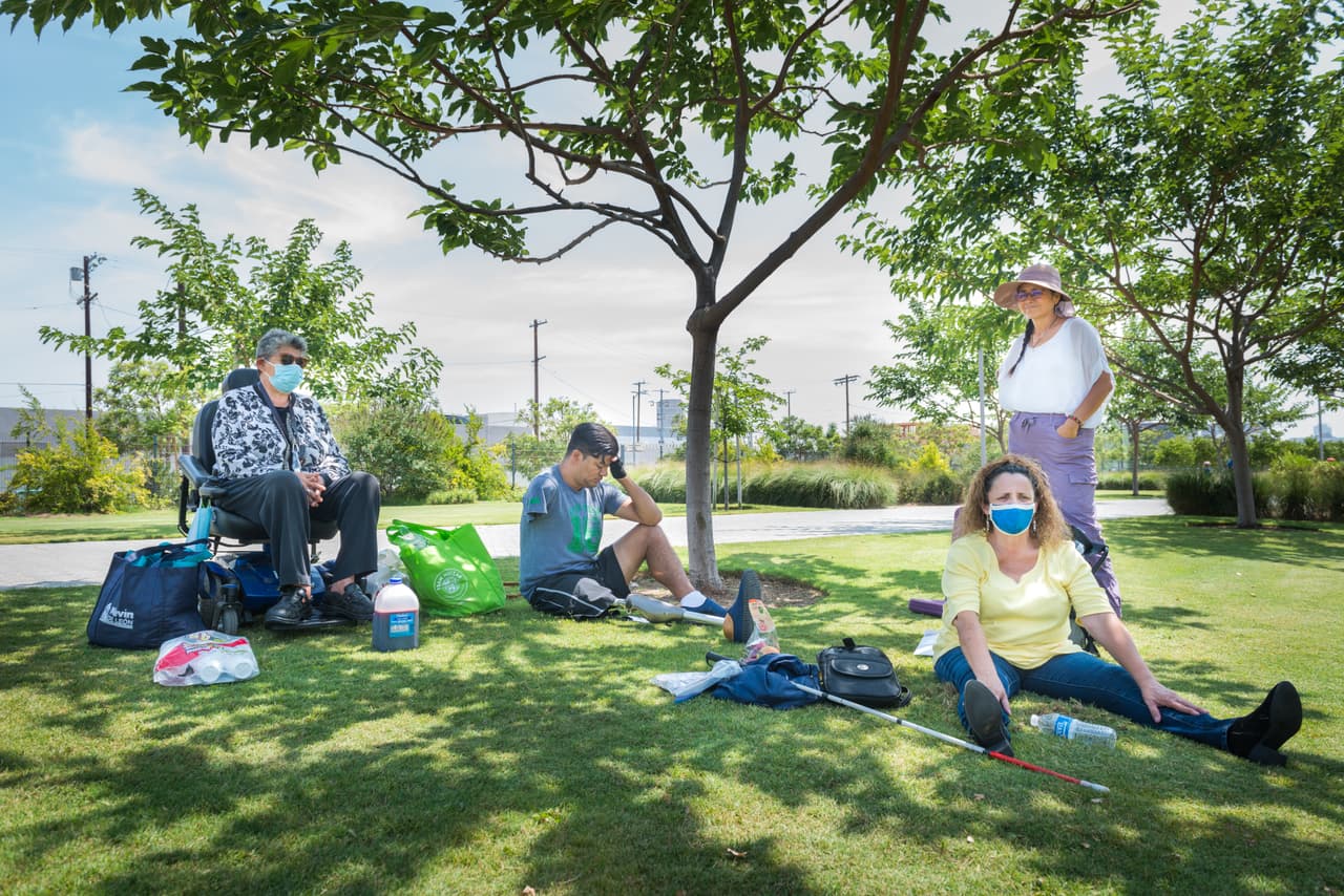 Sin papeles, sin atención: migrantes con discapacidades buscan ayuda a través de demandas y activismo