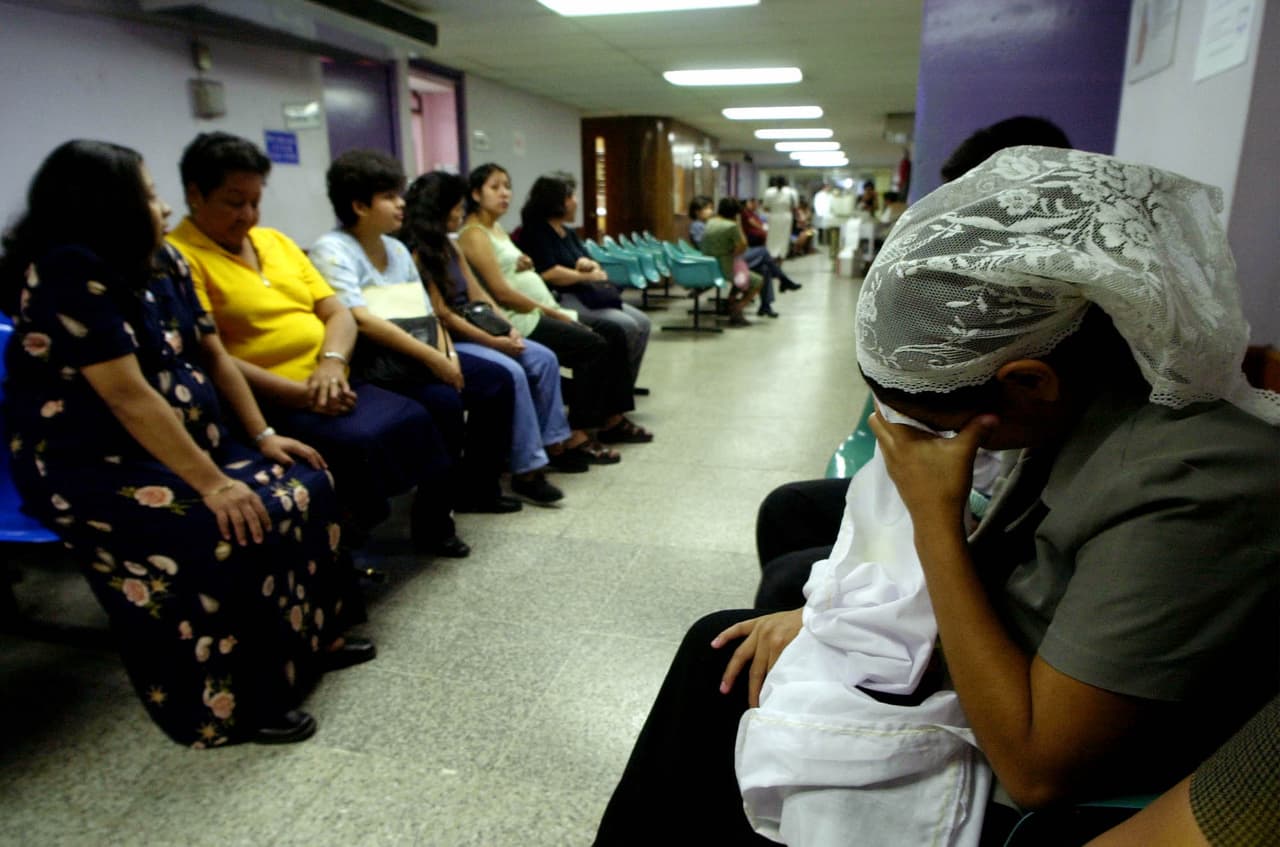 <b>El Salvador</b>. Estimaciones recientes indican que al menos 10% del total de muertes maternas cada año se debieron a abortos inseguros.