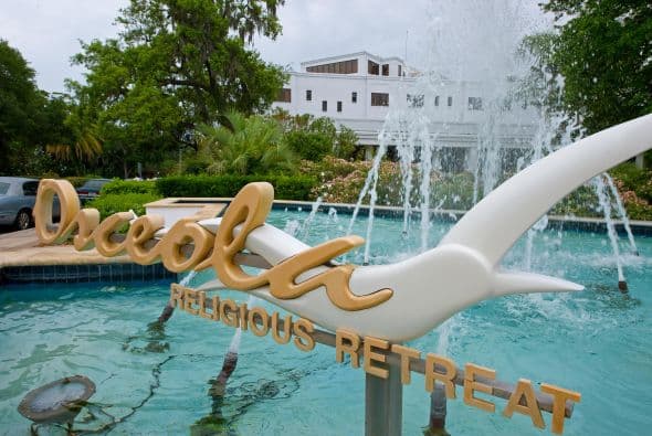 El retiro religioso Osceola también pertenece a la Iglesia de Cienciología.