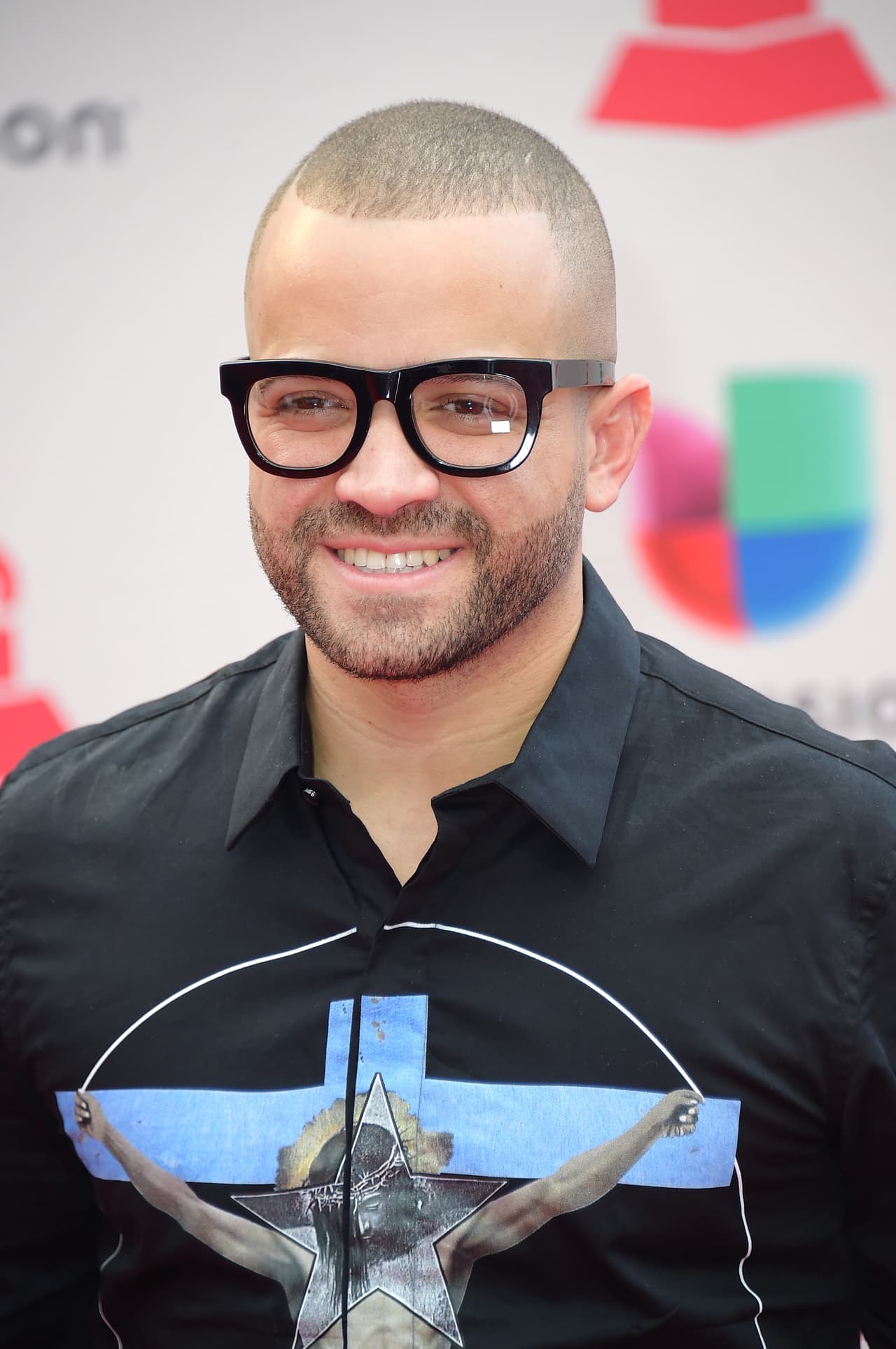 "Eres maravillosa e irrepetible, créelo tú. Gracias por 
<b><a href="https://www.univision.com/famosos/nacho-le-pregunto-a-su-mama-que-la-apasiona-y-jamas-imagino-su-respuesta-video" target="_blank">tomar la iniciativa</a> </b>de dar este paso hacia tu tranquilidad y por ser firme entendiendo que es más importante lo que mereces que lo que tienes. Mi acto de amor es apoyarte, oportunidad que me está dando Dios de caminar con la conciencia limpia y de pensar más en ti", continuó en otra parte del escrito.