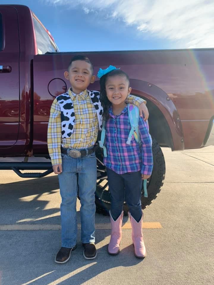 JJ Pineda envía esta foto de su niña y niño.