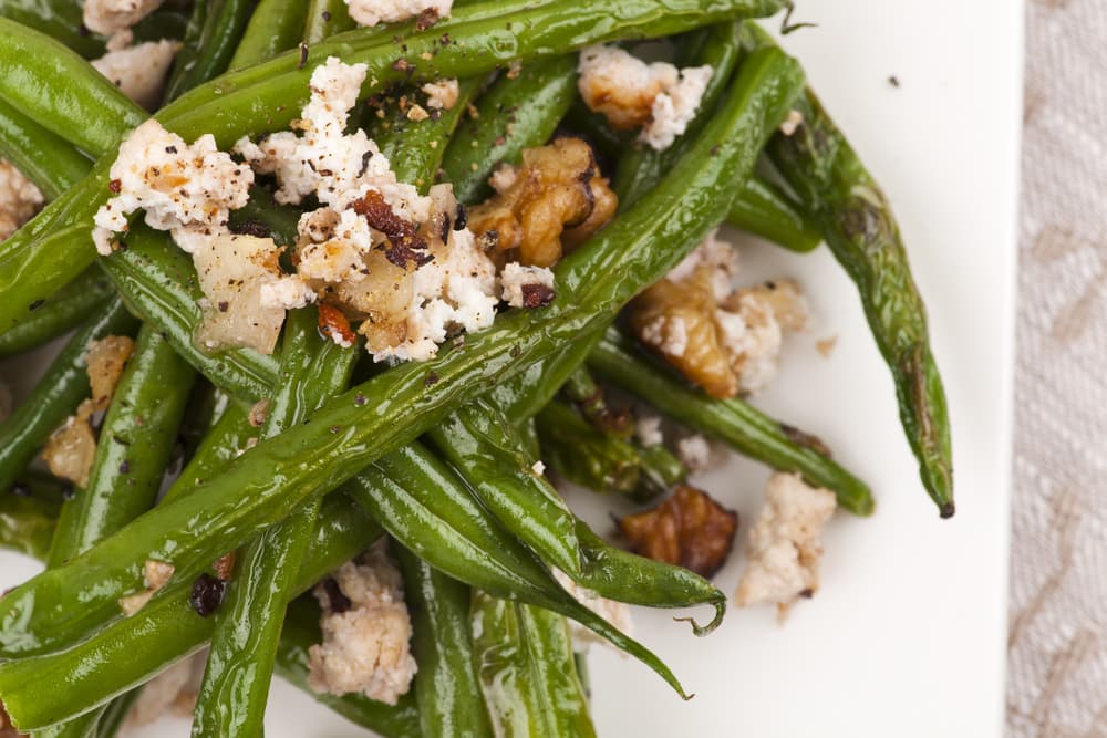 Judías verdes. Las judías verdes o habas como también se les conoce son perfectas para cocinar a la parrilla. La mayoría de las legumbres las comes de manera blanda, pero es momento de que las pruebes de esta manera.