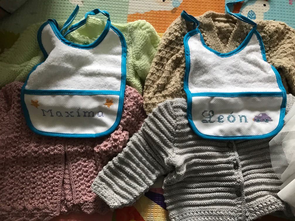 Por eso les mandan regalitos: "Muchas gracias por nuestros regalos @LuzEstevez @FCJorgeSalinasM @fc_salinas nos encantaron Máxima y León!!!".