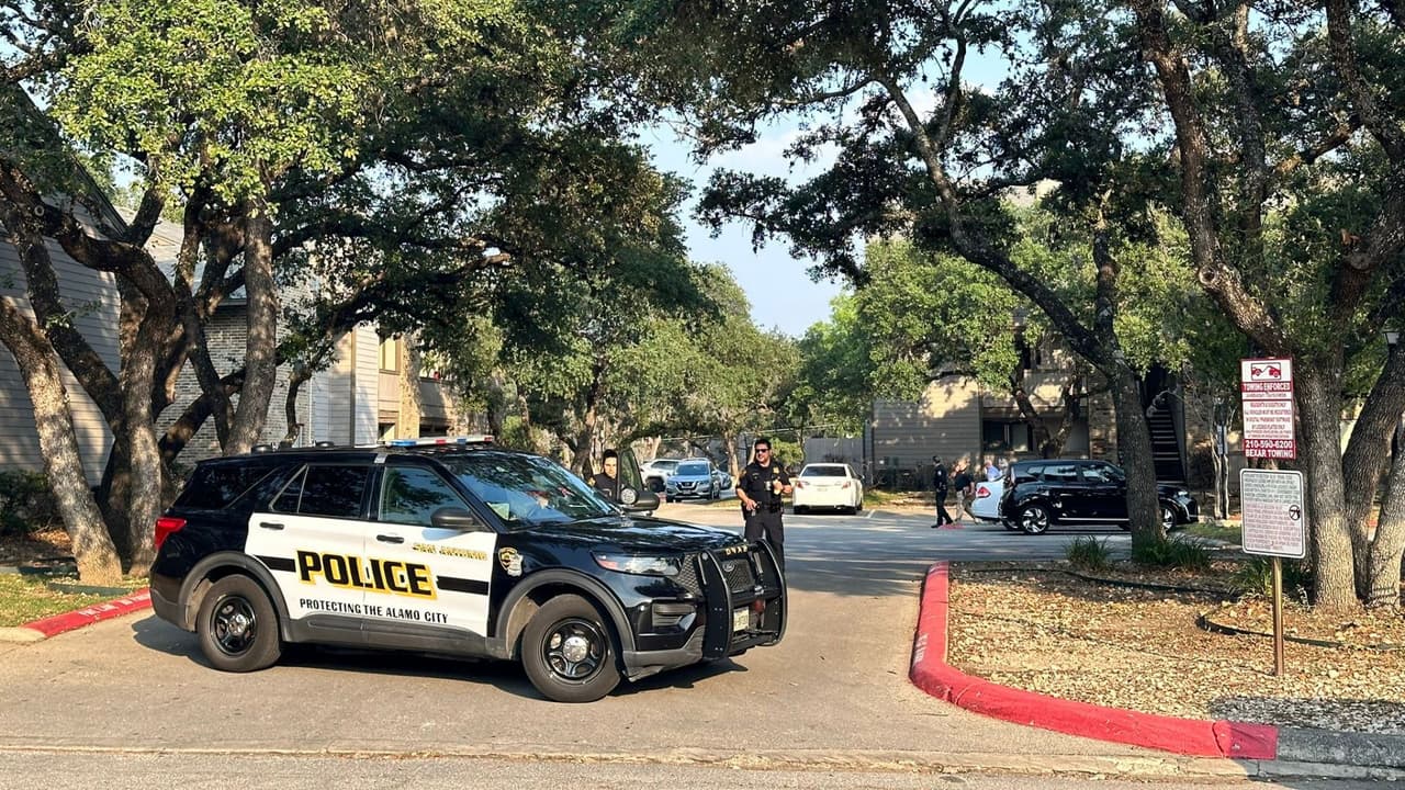 Policía dispara a hombre en disputa doméstica y lo declaran muerto en hospital