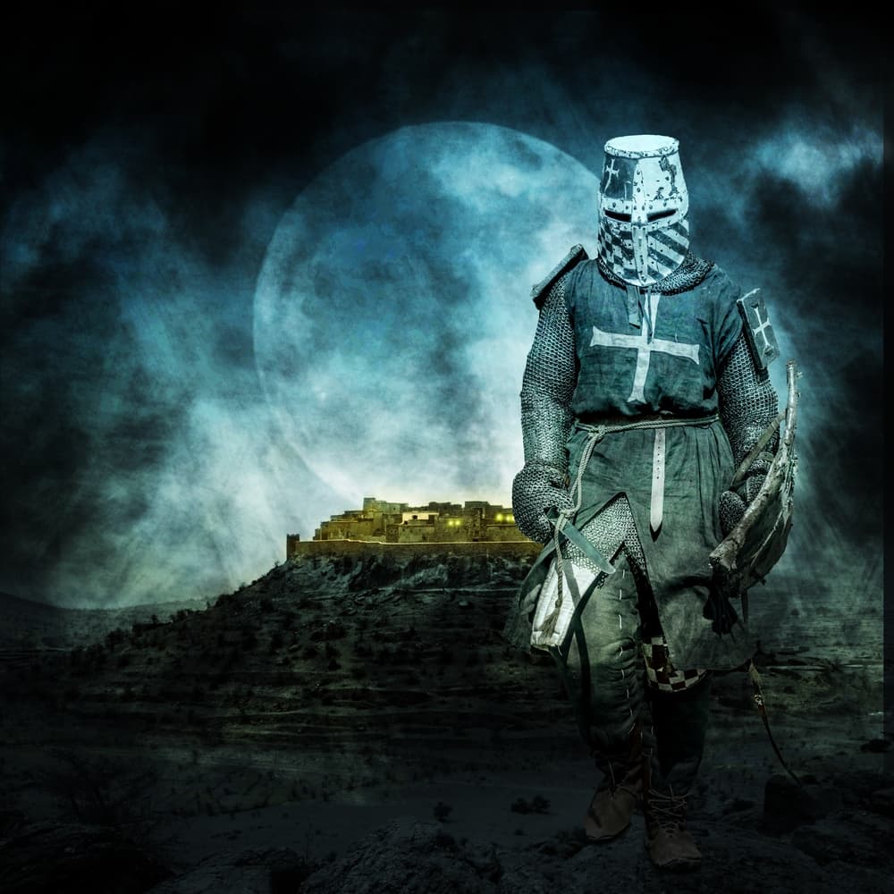 En Europa en la Edad Media a la segunda Luna llena del mes, si caía en primavera, la llamaban la “Luna traidora” pues extendía el período de ayuno cristiano en la época de la cuaresma.