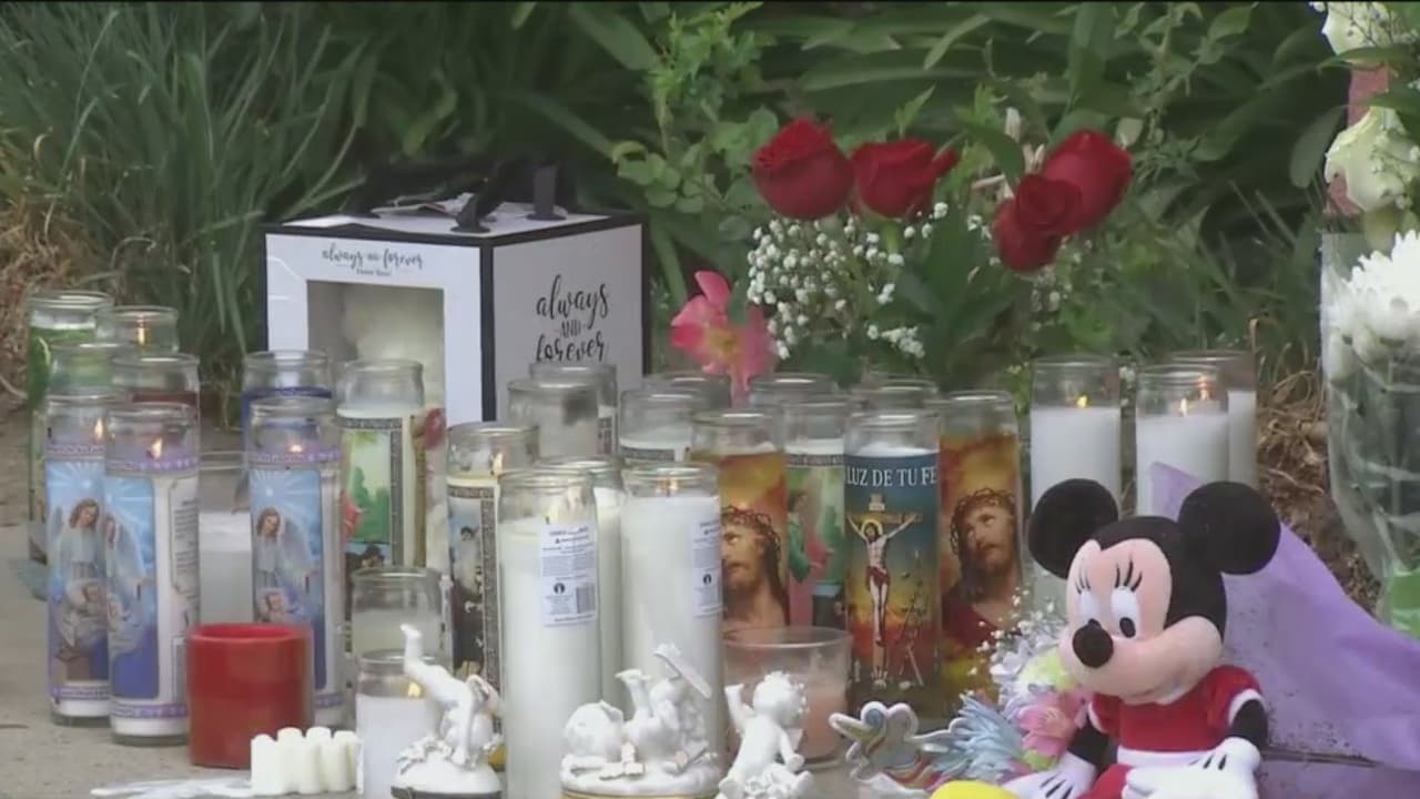 Y en menos de dos meses, el 10 de abril, los cuerpos de los menores fueron hallados por la madre de Carrillo en el apartamento en donde vivían en Resede al sur de California.