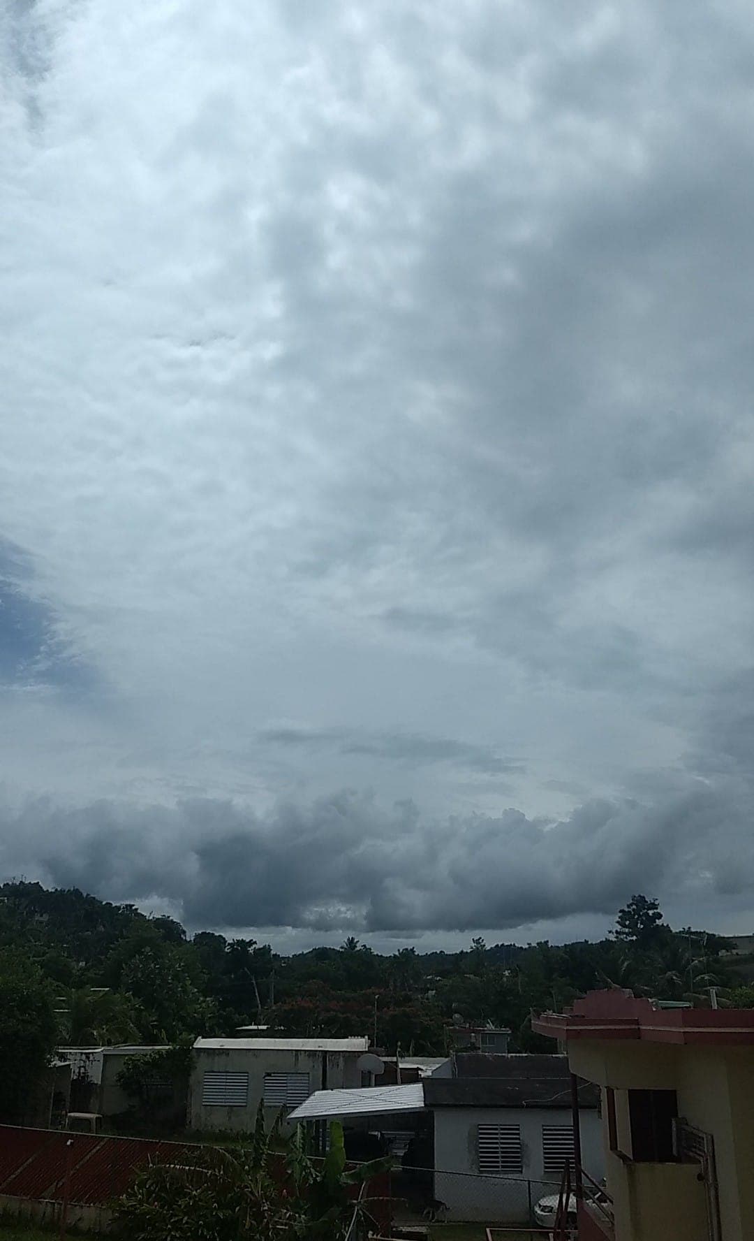 En Trujillo Alto, el clima se encuentra nublado, por lo que se espera que proximamente la lluvia esté llegando.