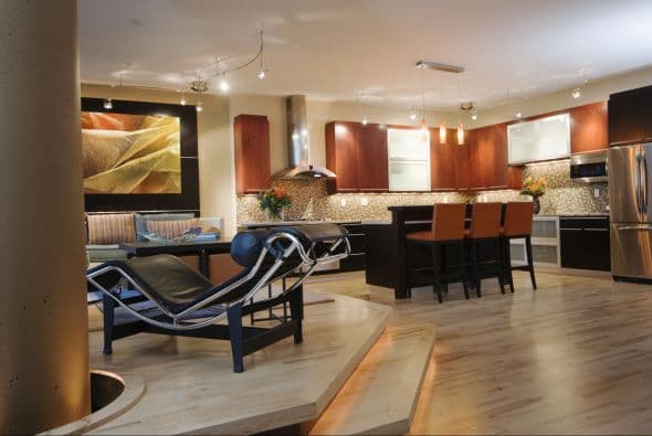 5. Colocar muebles demasiado pequeños o enormes. El tamaño debe corresponderse con la amplitud del espacio.