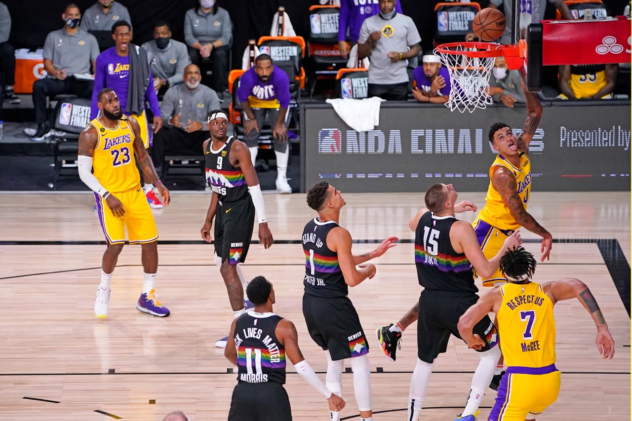 Anthony Davies vuelve a superar los 30 puntos en la victoria 114-108 de los Lakers sobre los Nuggets.
