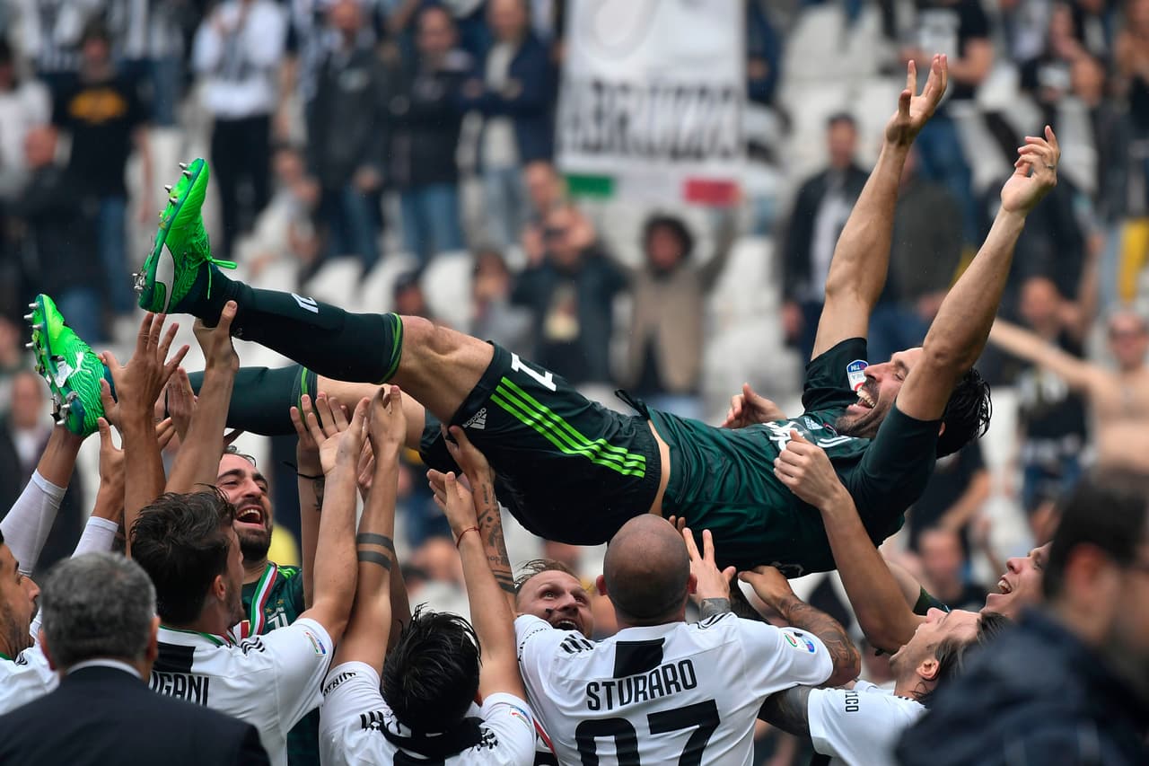 La fiesta del título giró alrededor de esta leyenda en Juventus. Estuvo en lo más alto, como si hubiera sido un trofeo que tuvo el equipo durante 17 años.