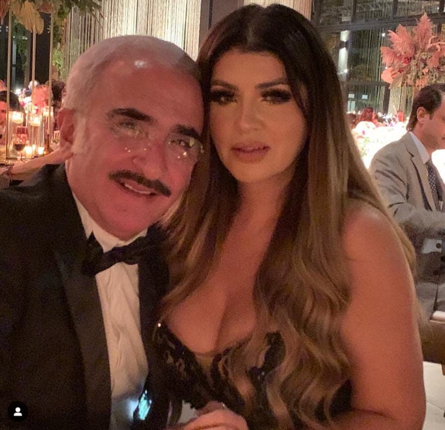 Según la entrevistada, él y la actual pareja de 'Chente' Jr. mantuvieron una relación sentimental en 2014, pese a que él era casado. De acuerdo con su relato, el 13 de octubre de 2016, su hermano fue secuestrado. La familia pagó 10 millones de pesos
<b>(casi 500 mil dólares) </b>por el rescate, pero fue encontrado sin vida y supuestamente torturado.
<br>