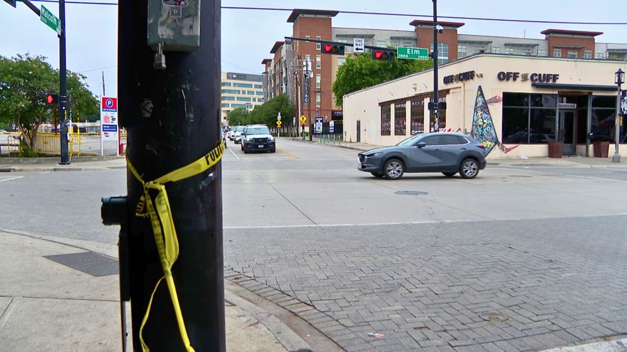 <h3 class="cms-H3-H3">Deep Ellum registró dos tiroteos durante la noche</h3> 
<a href="https://www.univision.com/local/dallas-kuvn/tiroteos-deep-ellum-guardia-muerto-cinco-heridos" target="_blank">La violencia continuó durante la noche en Deep Ellum,</a> 
<b>uno de los distritos de entretenimiento más concurridos de Dallas. </b>
<br>Poco después de las 10:20 p.m., 
<b>cinco personas fueron baleadas cerca de Commerce Street. </b>
<br>Tres víctimas fueron trasladadas por ambulancia y otras dos llegaron por su cuenta a hospitales, 
<b>todas sobrevivieron. </b>
<br>Hasta la mañana del miércoles, 
<b>no se habían anunciado arrestos en ese caso.</b>