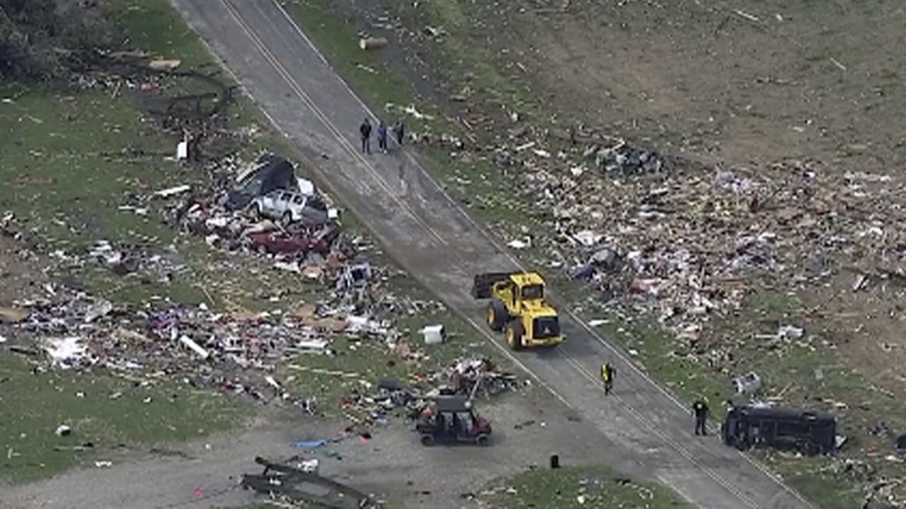 Trump promete ayudar en la recuperación de las zonas afectadas por Isaías, según Roy Cooper