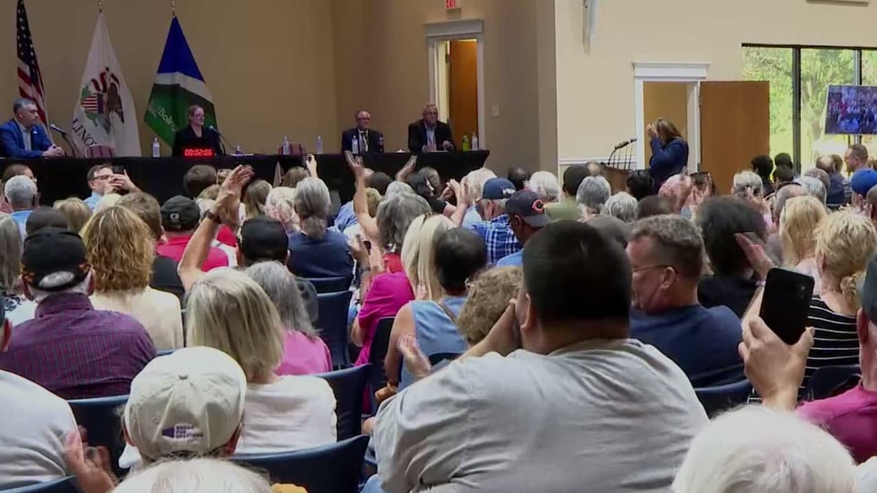 Foro público en Bolingbrook: residentes rechazan aumento de tarifas de agua propuesto en Illinois
