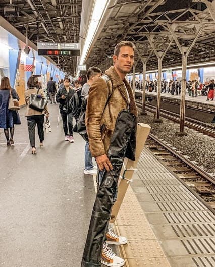 Sebastián Rulli ya está en Japón, país donde grabará su nueva serie.