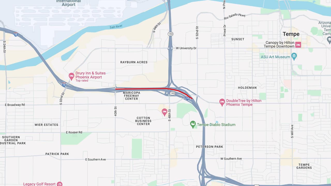 <b>Interestatal 10 oeste</b>
<br>La Interestatal 10 en dirección oeste se reducirá a tres carriles entre Broadway Road y 40th Street cerca del aeropuerto Sky Harbor desde las 8 p.m. del viernes 23, hasta las 4 a.m. del lunes 26 de febrero.