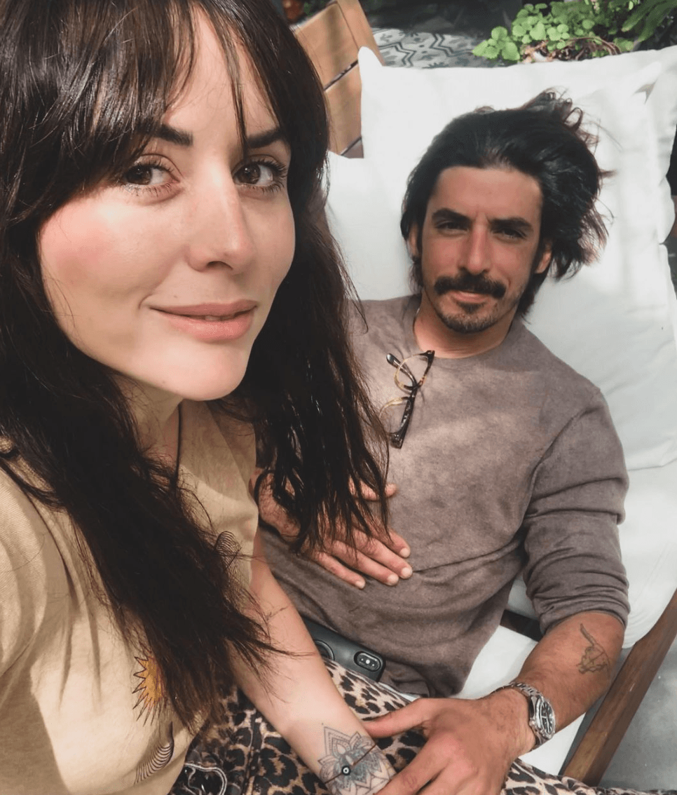 Después de tres años de romance, la pareja dio por terminada su relación. Zuria actualmente está con Alberto Guerra, con quien tiene dos hijos: Lúa y Luka.