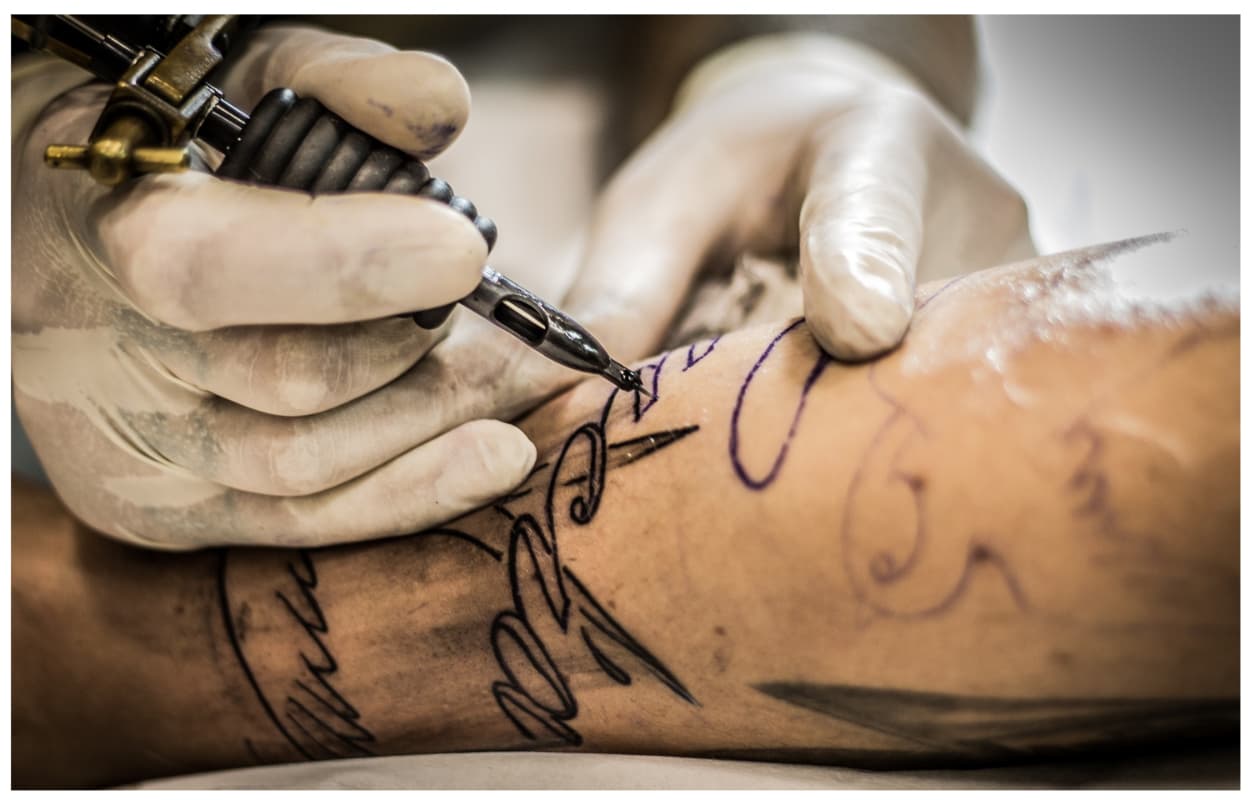 <b>Expo de tatuajes en Salt Lake City</b>
<br>Conoce más sobre el mundo de los tatuajes en este evento en donde habrá demostraciones, y podrán conocer artistas. Se podrán hacer un tattoo en esta expo que se llevará a cabo el fin de semana en el Salt Palace.
<br>Los boletos cuestan $25 el dia o $50 todo el fin de semana. Se presentarán todos los estilos para realizar un tatuaje.