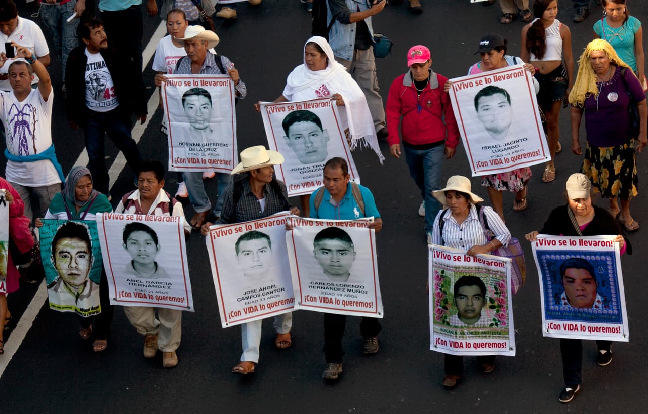 Ayotzinapa: dos documentales, dos "verdades" polarizadas