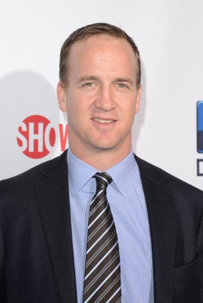 Peyton Manning Mide 6 pies 5 pulgadas (1.96 metros) Más videos de Chismes aquí.