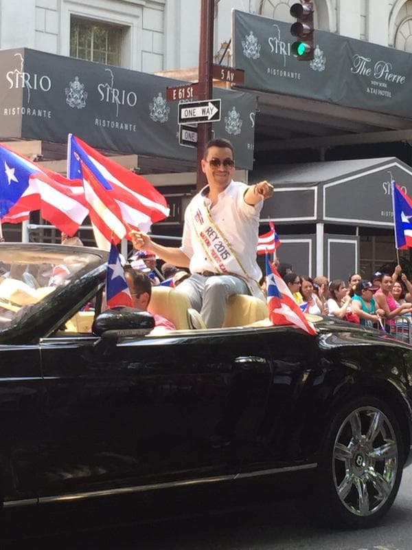 La 58 edición del Desfile Nacional Puertorriqueño, además de transmitir mucha alegría y orgullo boricua, también ha sido una ventana para hacer un llamado al gobierno del presidente Obama y al Congreso para que se mejore el acceso de Puerto Rico a programas federales de salud, además de clemencia para el preso político Oscar López.
