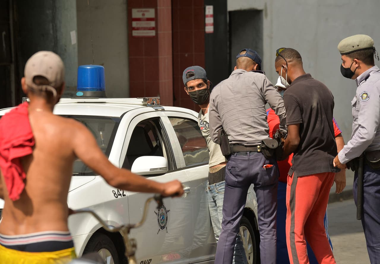 Informe de Human Rights Watch revela violaciones sistemáticas a los derechos humanos en Cuba