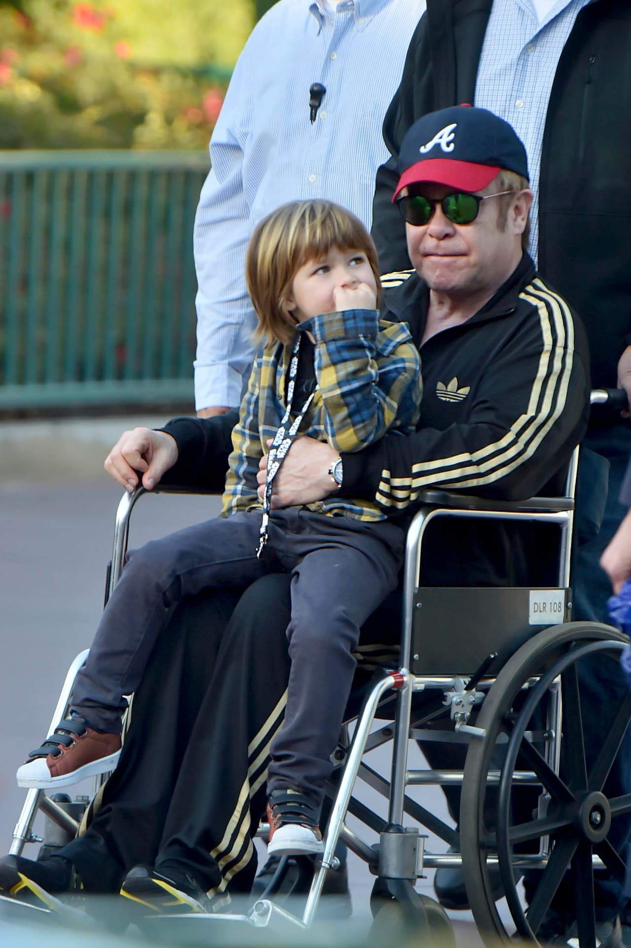 En 2013, también a través de un vientre de alquiler, nació su hijo menor, Elías José Daniel Furnish-John.