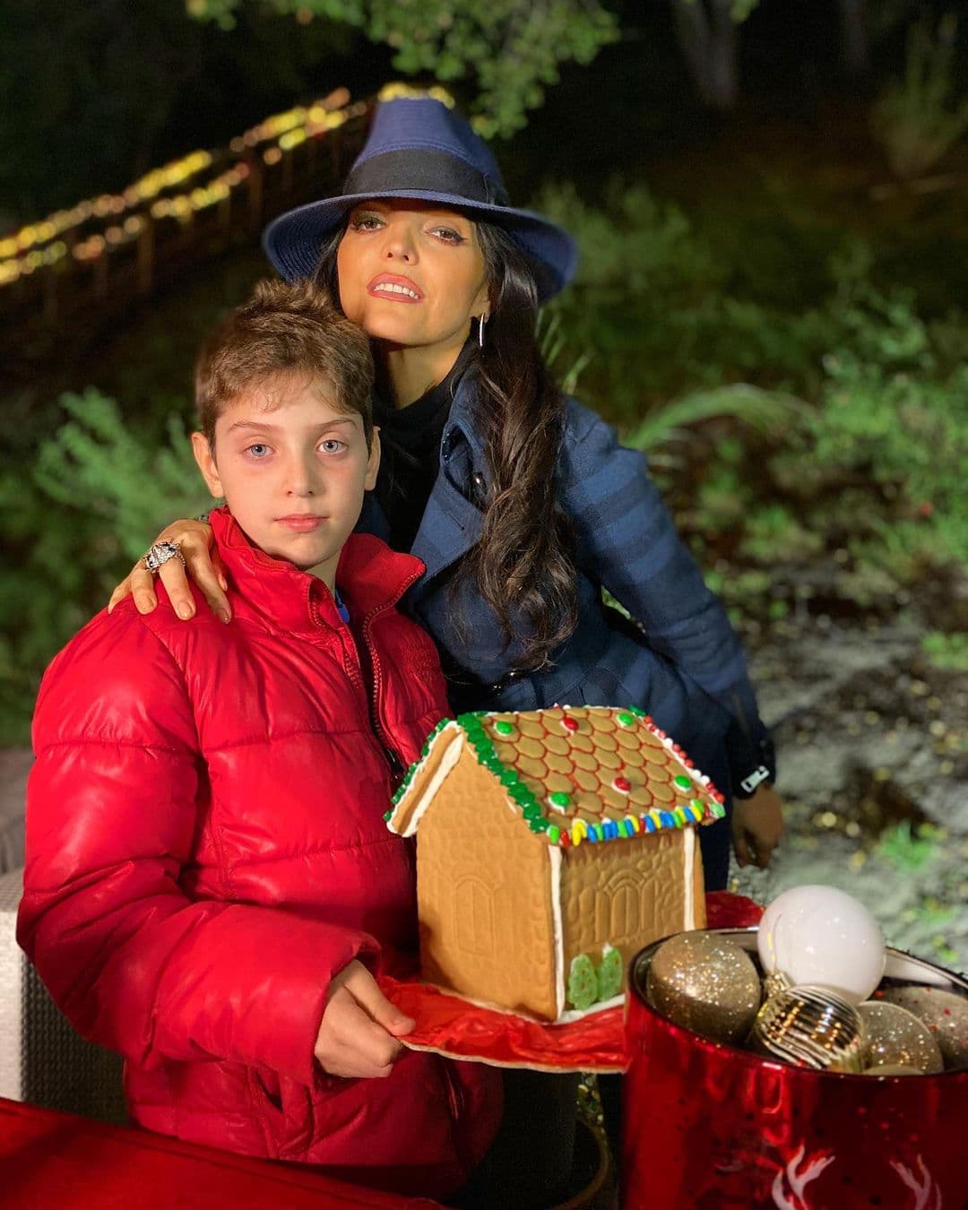 Hace unos años, Ana Bárbara señaló que Jerónimo casi no convive con su padre, debido a que Reyli Barba se alejó por un tiempo de los escenarios musicales y de su familia. El intérprete de 'Amor del bueno' tuvo problemas de adicciones.